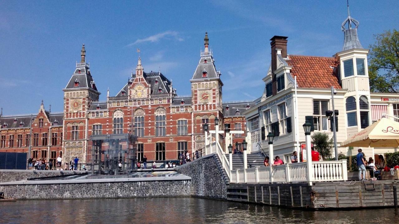 Room With A Few Amsterdam Exterior photo